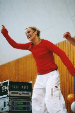 Dubi zusammen mit Didi vor einem Dance-Special in der Fitness-Company im Jahr 2003